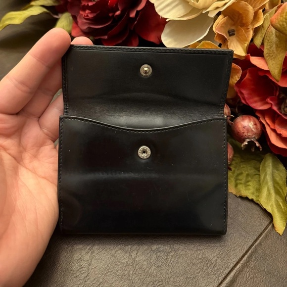 Vintage PRADA Black Spazzolato Leather With Contrast Logo Compact Snap Wallet - Picture 13 of 16